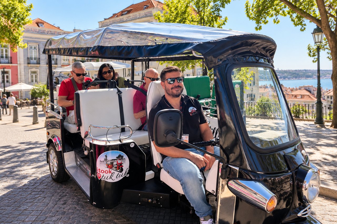 Henrique, tour guide at I Took a Tuk Tuk in Lisbon